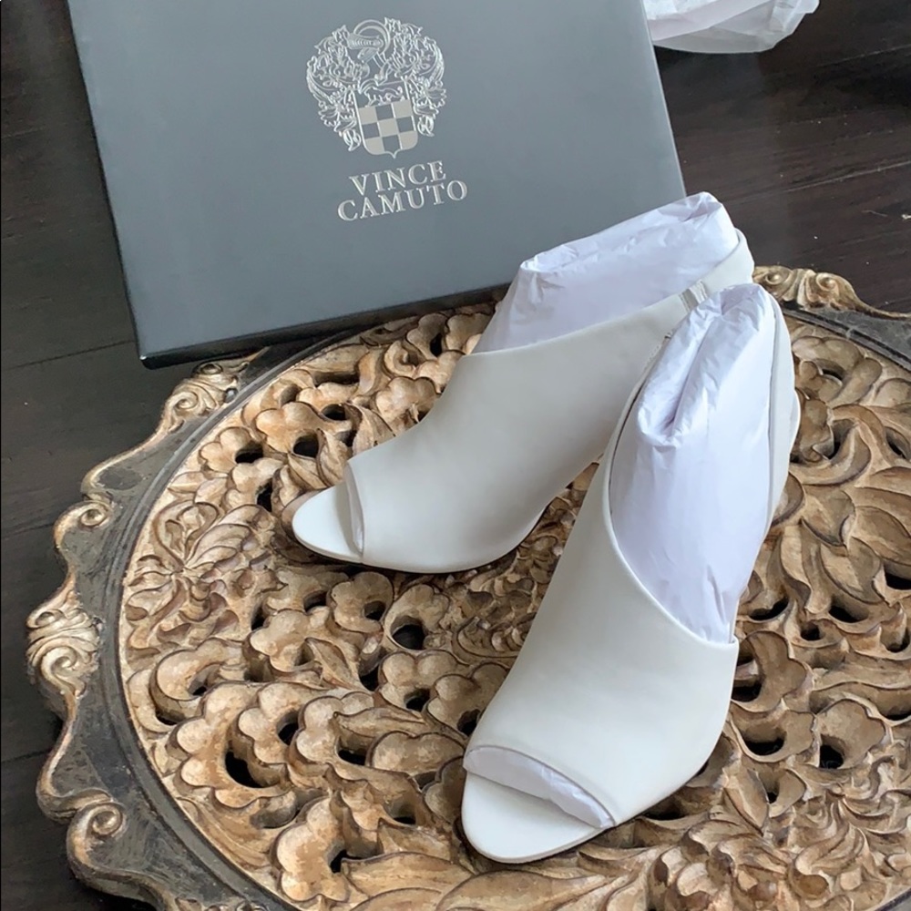 Vince Camuto Crasantha Pumps